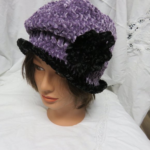 LUSCIOUS HAND CROCHETED HAT w REMOVABLE FLOWER - Picture 11 of 11